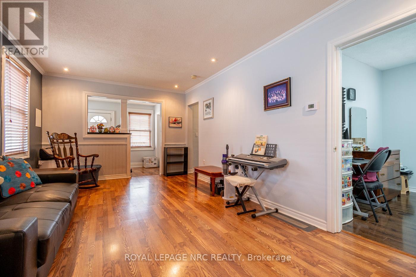 Property at 84 CHETWOOD STREET image 4