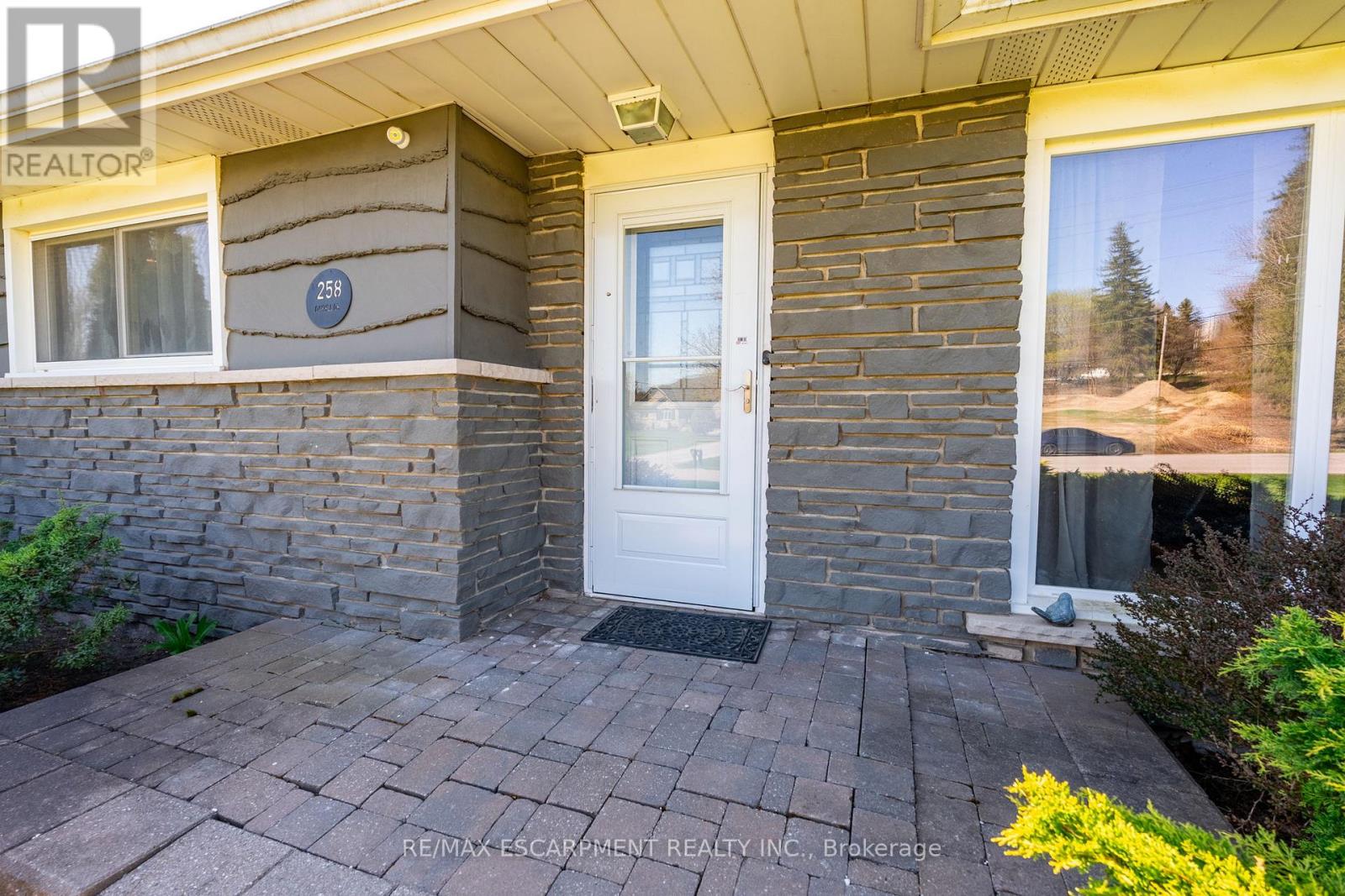Property at 258 OAKHILL DRIVE image 4
