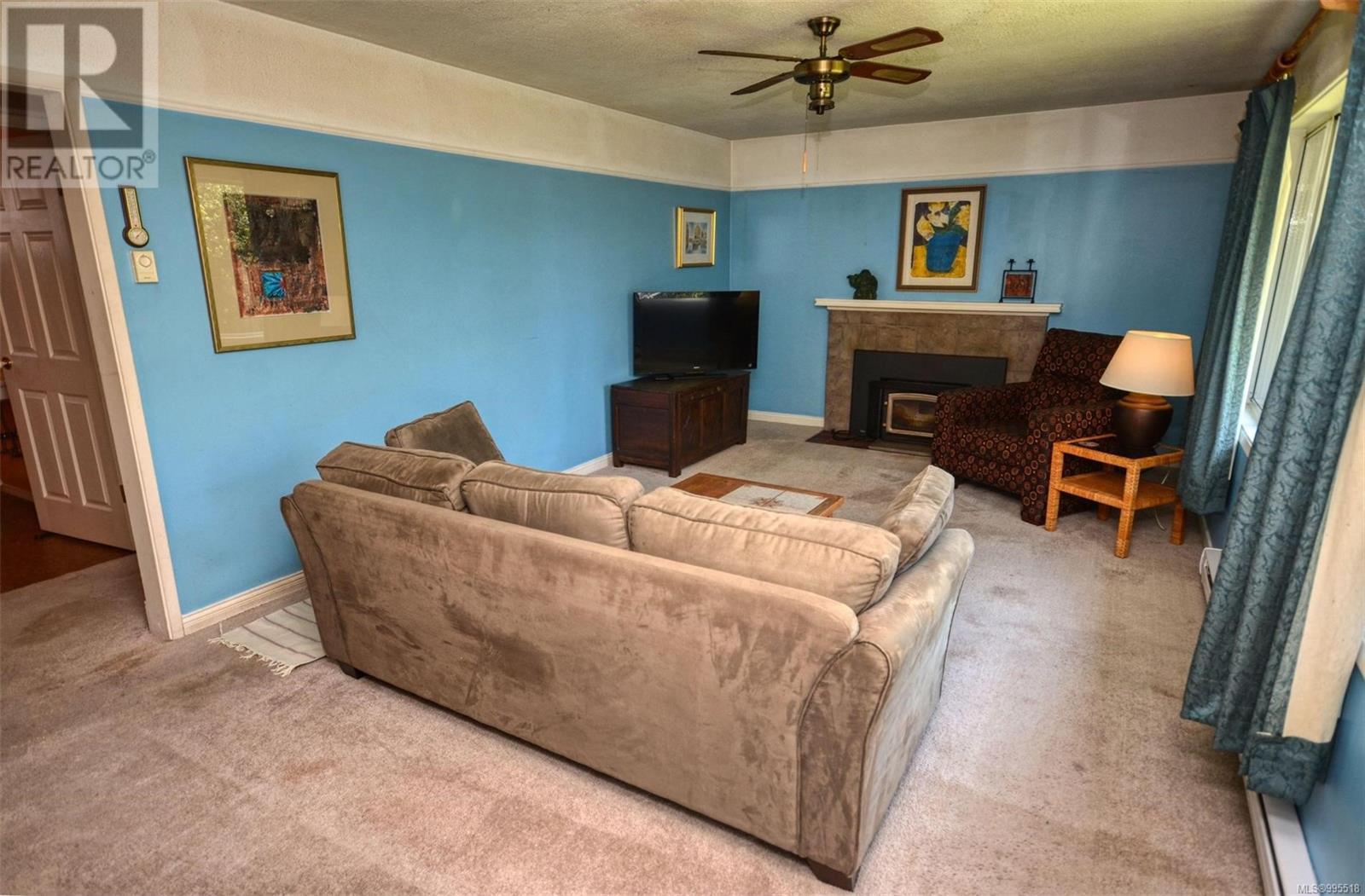 Property at 490 Goldstream Ave image 4