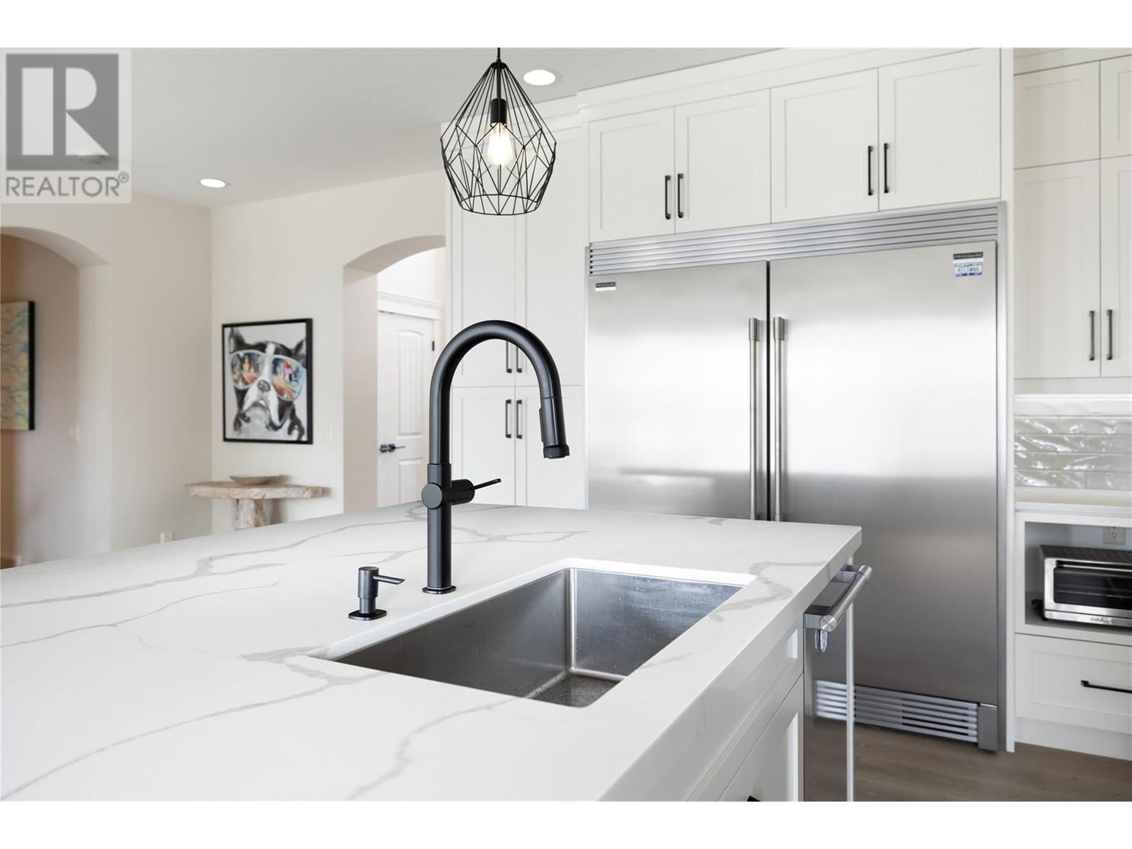 4455 Sherwood Court, Kelowna, British Columbia  V1W 1E7 - Photo 5 - 10345583