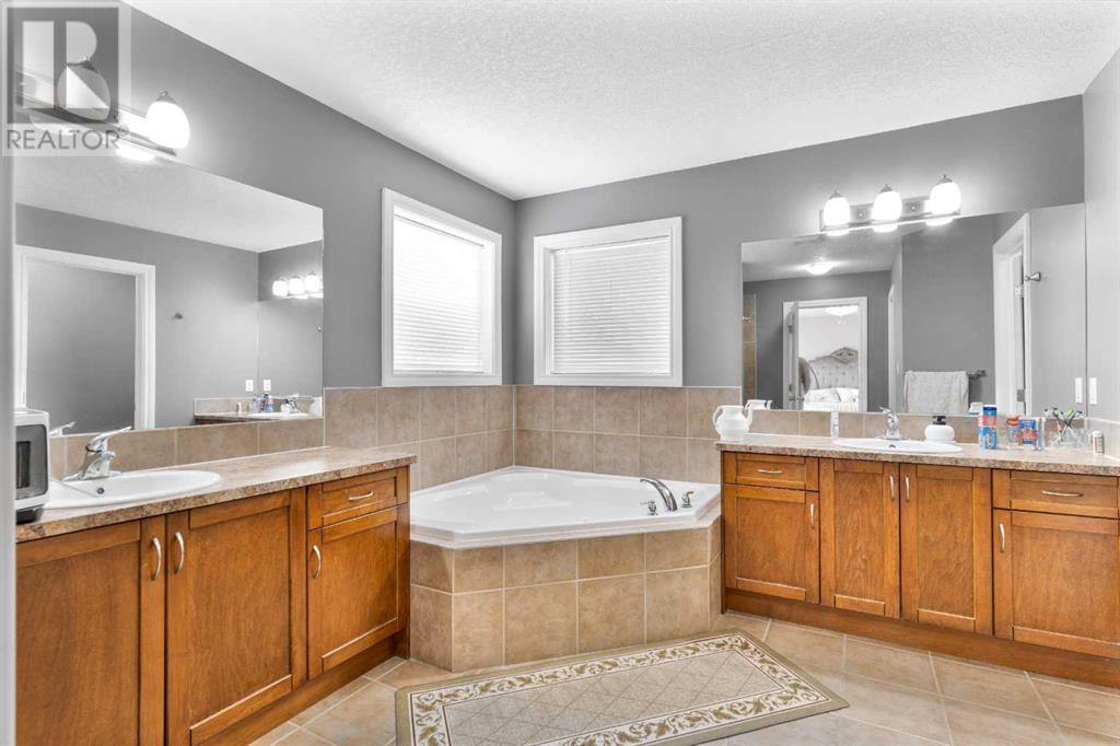 1 Canals Cove Sw, Airdrie, Alberta  T4B 3E8 - Photo 20 - A2187464