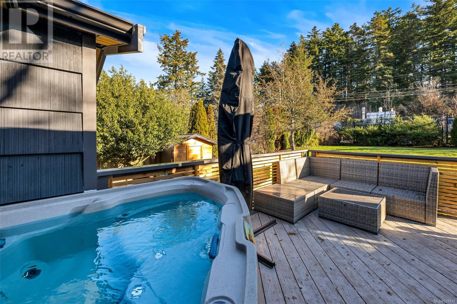 1368 Courtland Ave, Saanich, British Columbia  V9E 2C5 - Photo 52 - 994234