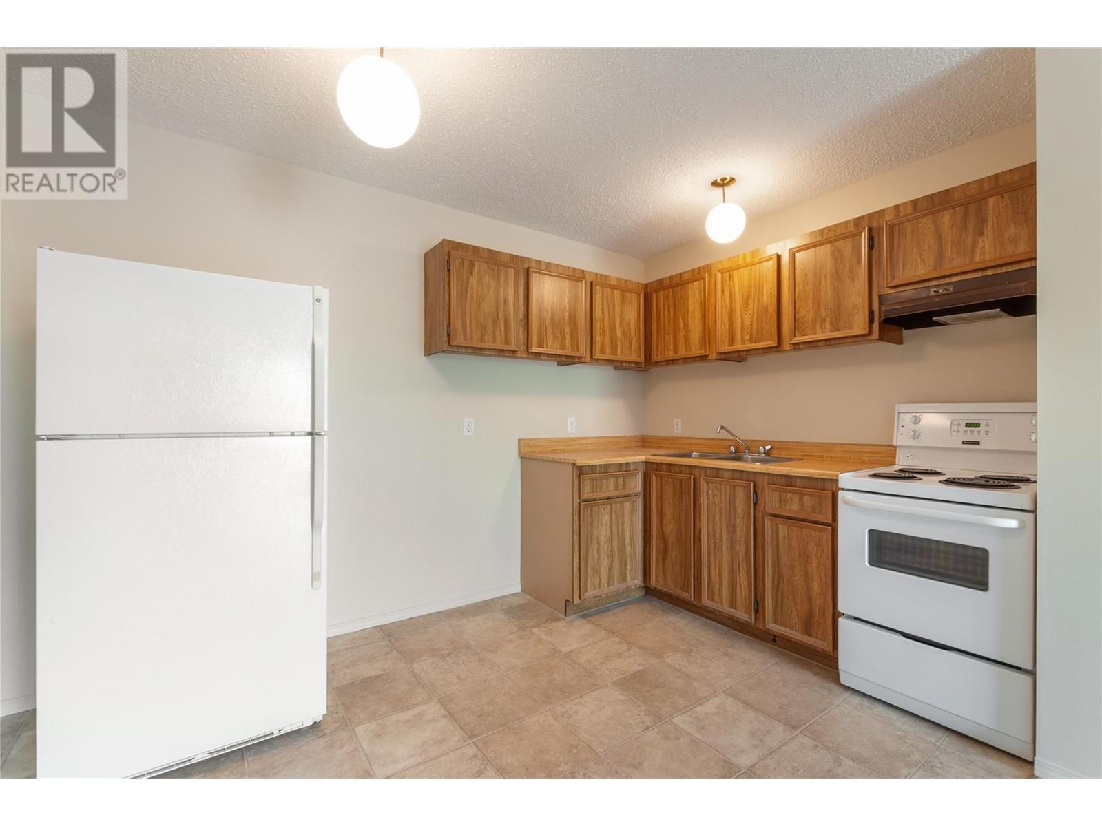130 Skaha Place Unit# 206, Penticton, British Columbia  V2A 7J6 - Photo 11 - 10345579