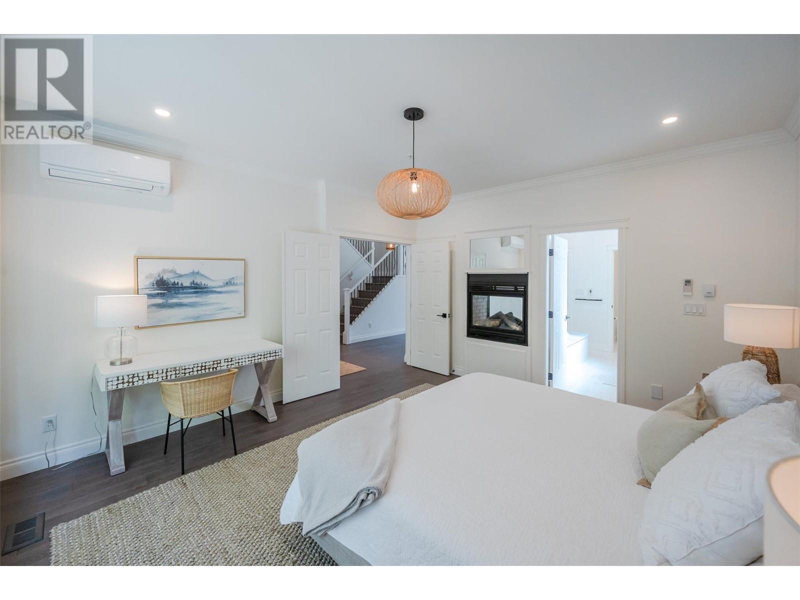 Property at 15419 Lakeshore Drive N Unit# 6 image 3