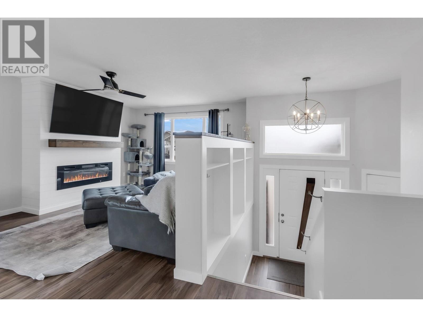 Property at 5417 WOODVALLEY DRIVE image 2