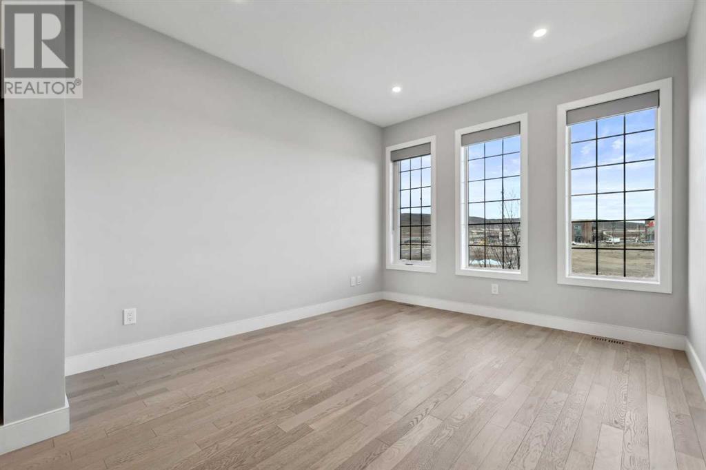 Property at 136 Greenbriar Way NW image 2