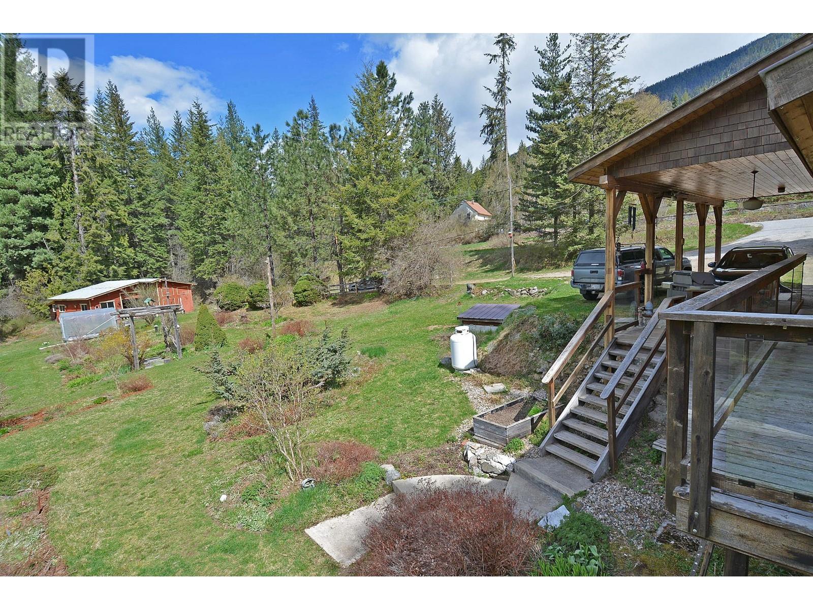 8481 6 Highway, Slocan, British Columbia  V1L 2C0 - Photo 14 - 10345730
