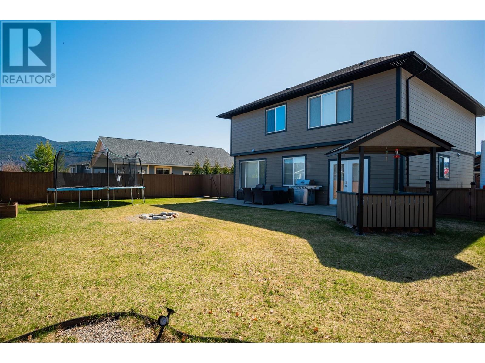 1537 Rosewood Lane, Castlegar, British Columbia  V1N 4X7 - Photo 8 - 10334351