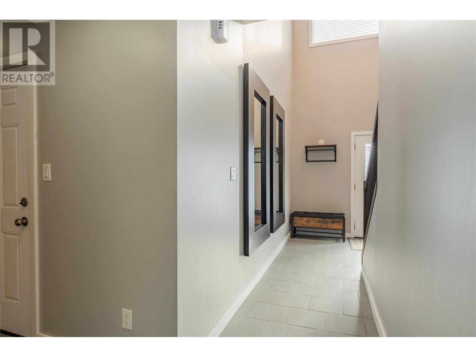 Property at 1537 ROSEWOOD Lane image 4