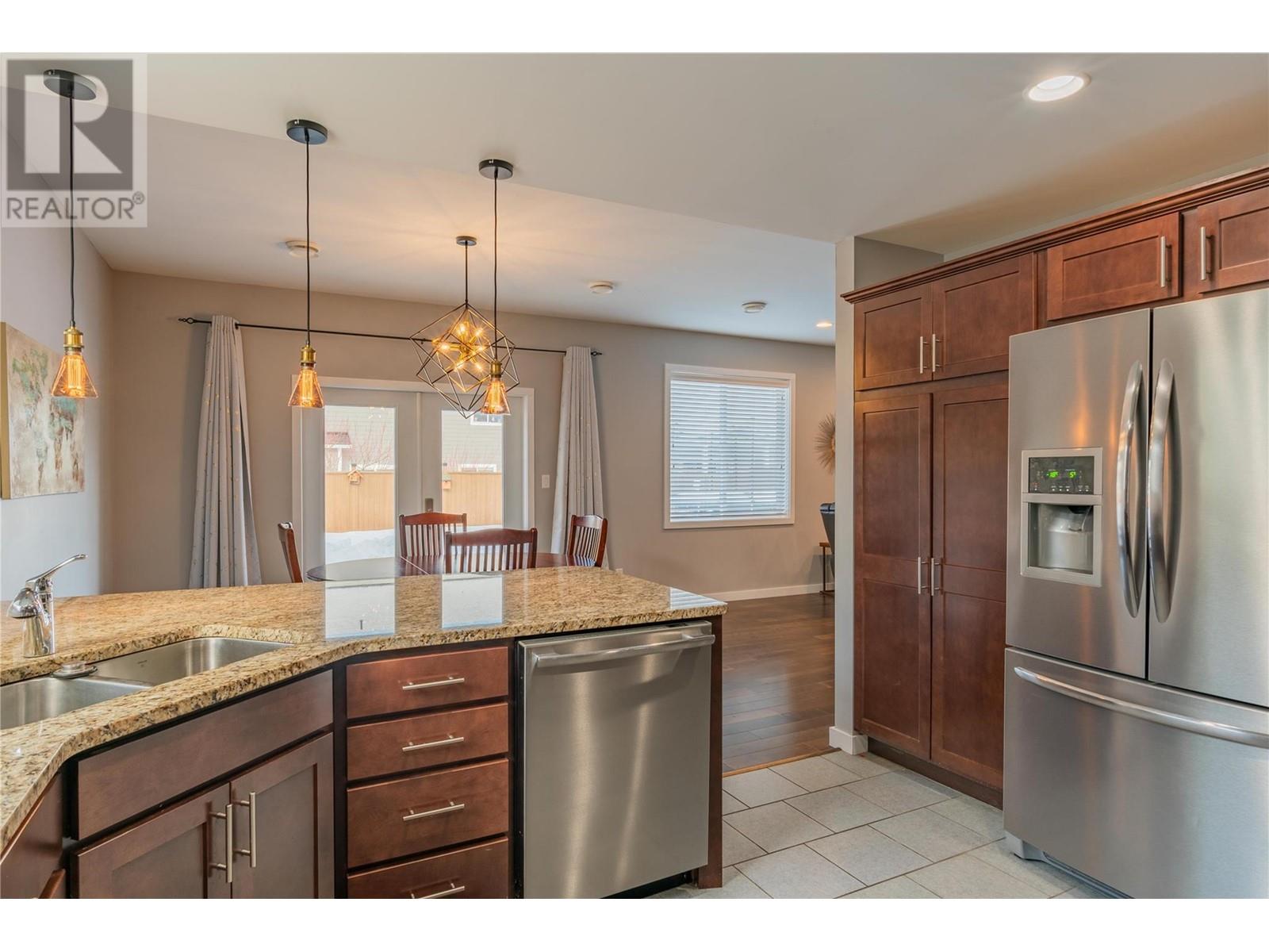1537 Rosewood Lane, Castlegar, British Columbia  V1N 4X7 - Photo 16 - 10334351