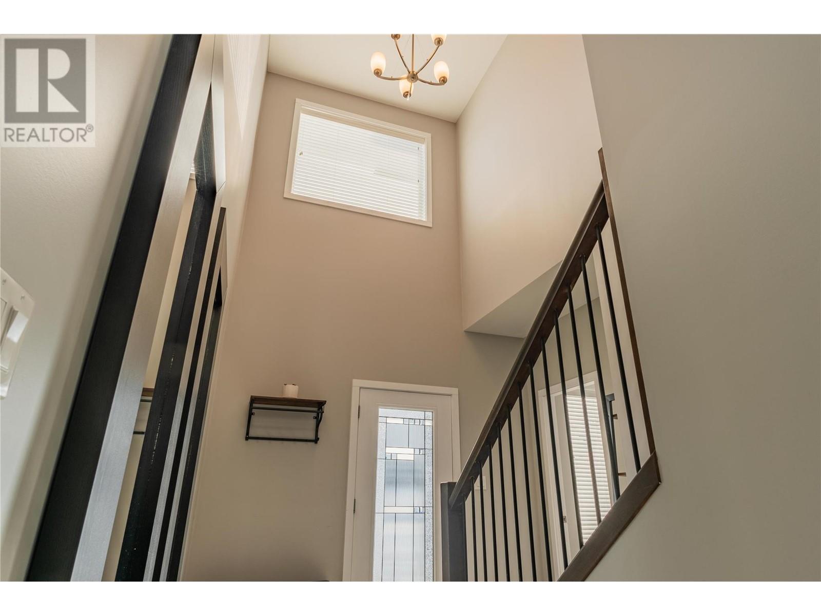Property at 1537 ROSEWOOD Lane image 5