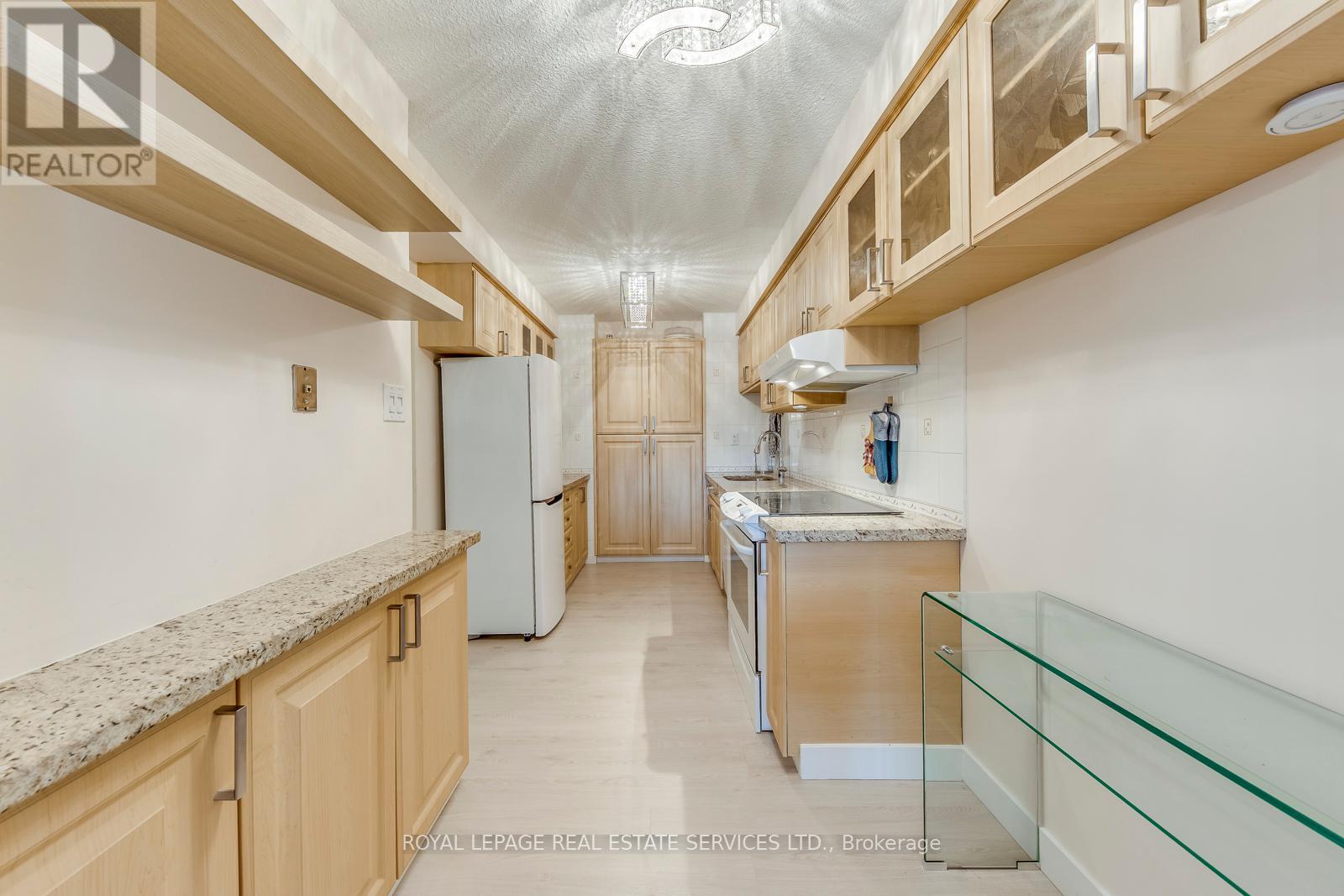 511 - 965 Inverhouse Drive, Mississauga (Clarkson), Ontario  L5J 4B4 - Photo 6 - W12107356