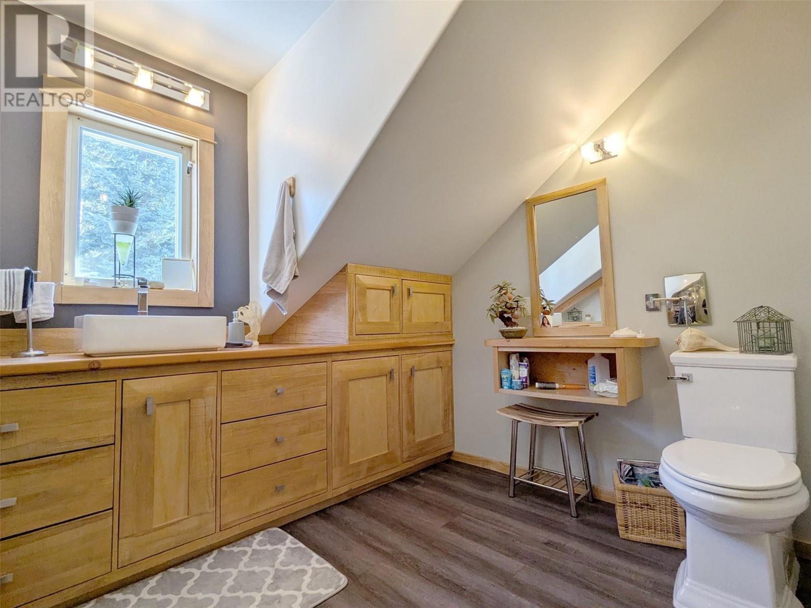 6685 6 Highway, Appledale, British Columbia  V0G 2J0 - Photo 40 - 10345622