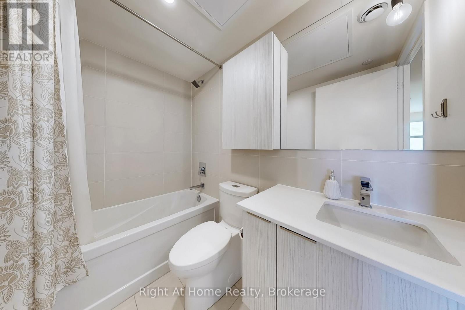 2208 - 10 Deerlick Court, Toronto, Ontario  M3A 0A7 - Photo 16 - C12114037