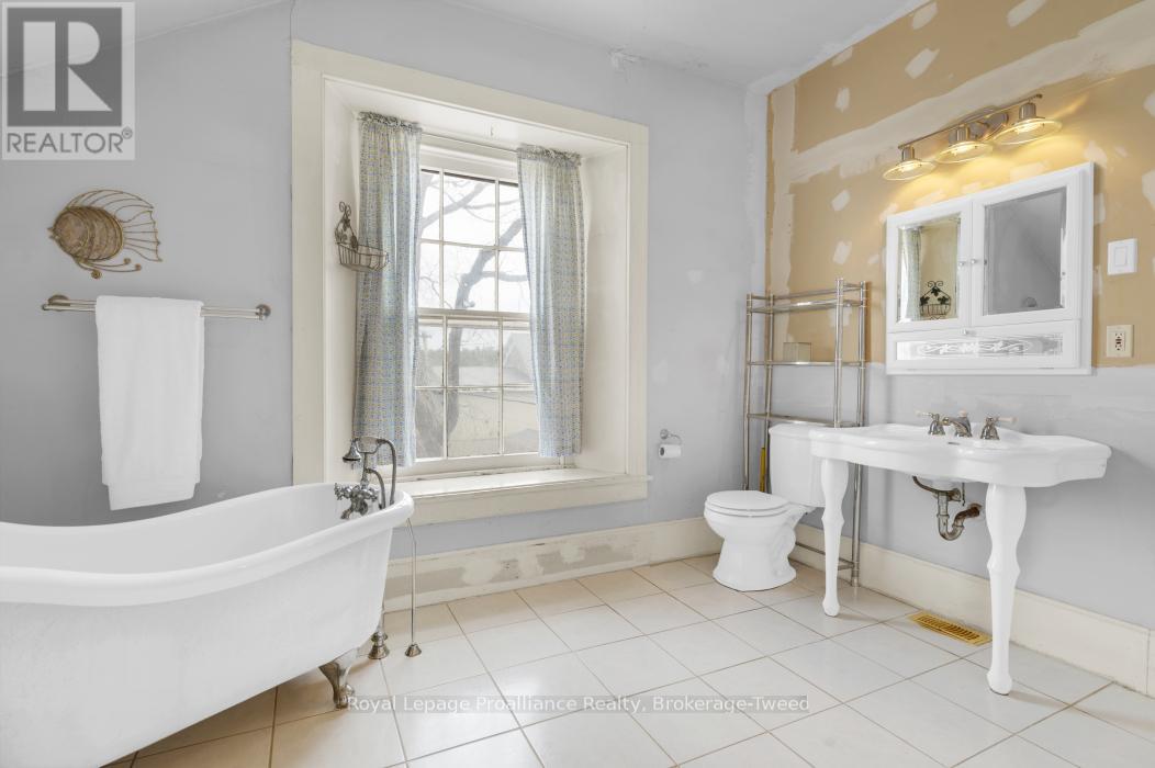 8541 Highway 37, Tweed, Ontario  K0K 3J0 - Photo 25 - X12114055