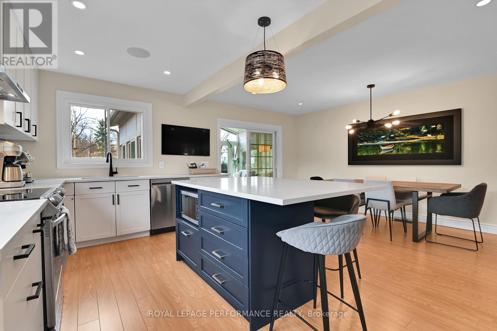 328 Pleasant Park Road, Ottawa, Ontario  K1H 5M8 - Photo 10 - X12114056