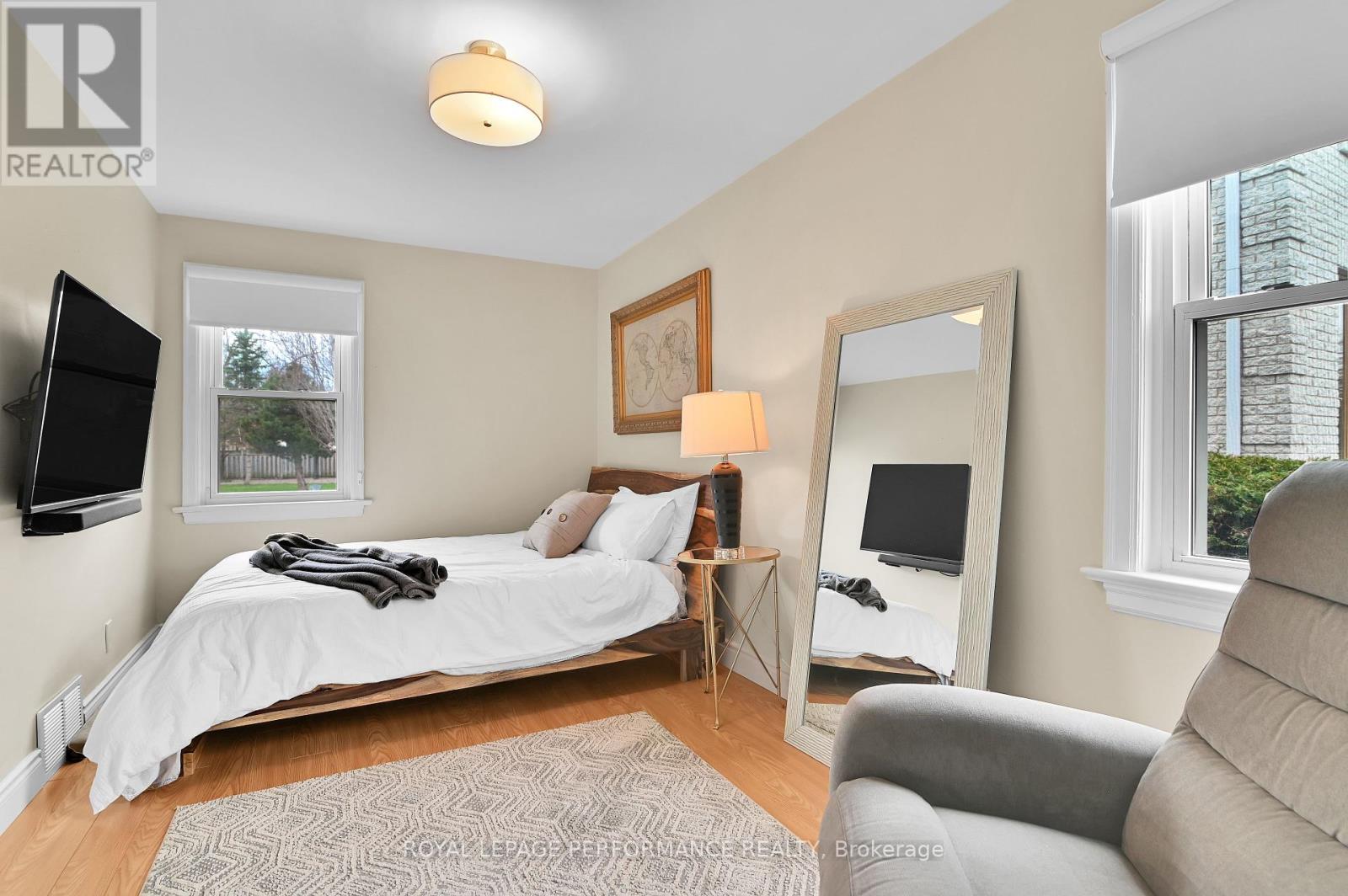 328 Pleasant Park Road, Ottawa, Ontario  K1H 5M8 - Photo 13 - X12114056