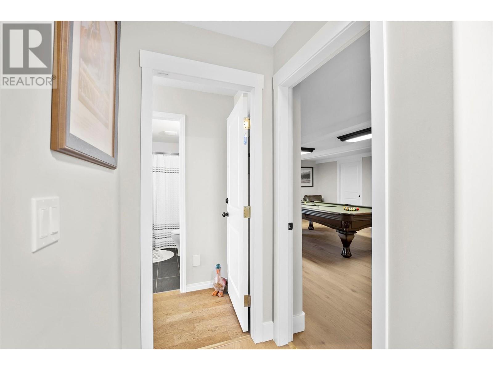 Property at 314 Mariposa Court image 4