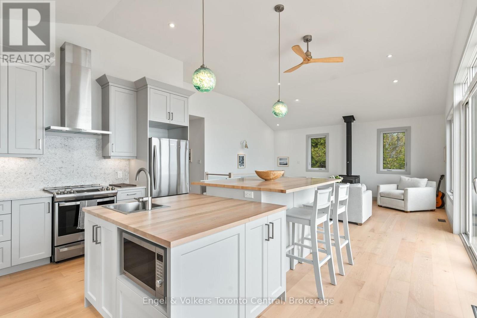 256 Cape Chin N Shore Road, Northern Bruce Peninsula, Ontario  N0H 1W0 - Photo 11 - X12114053