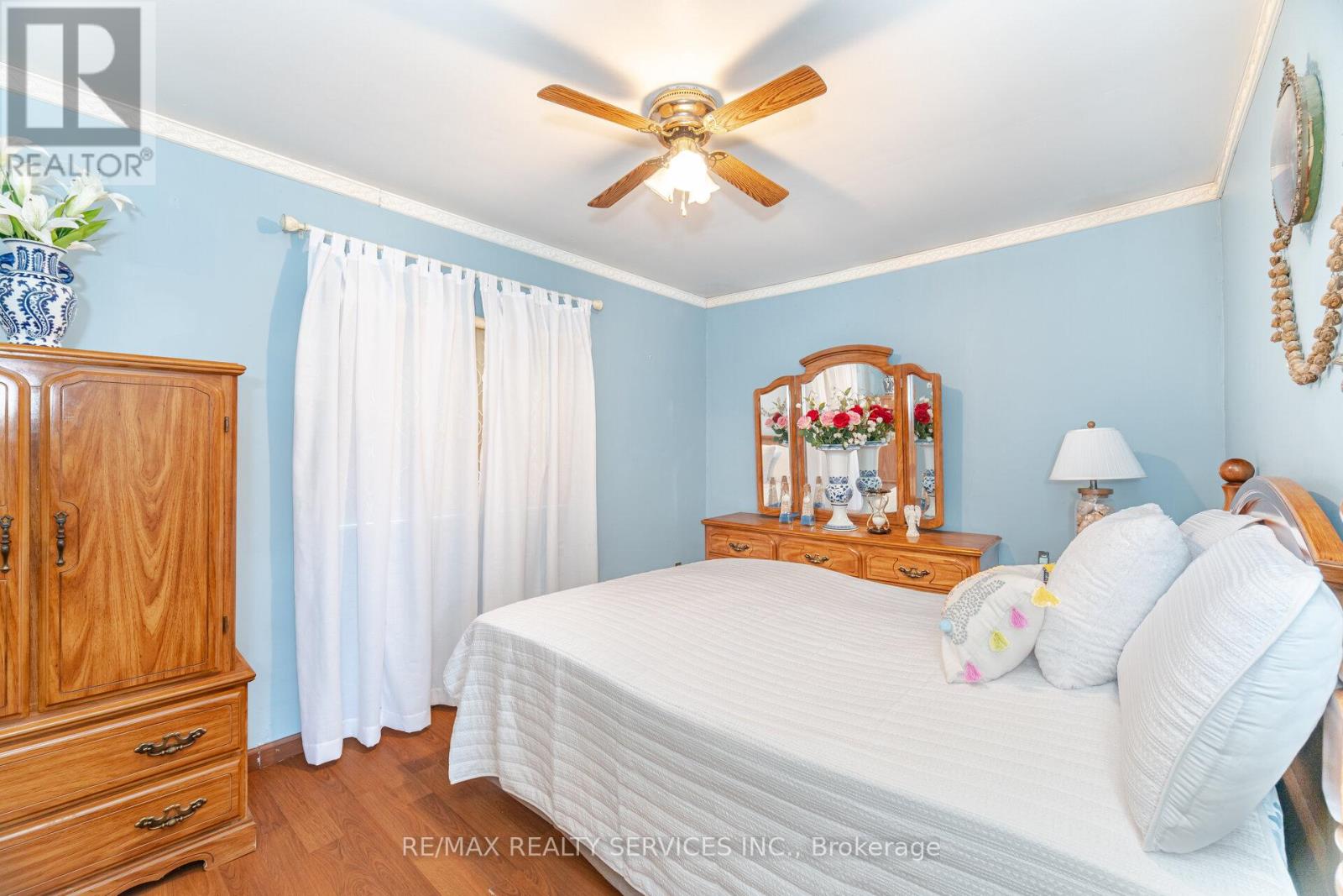 2 Isle Vista Drive, Georgina, Ontario  L0E 1N0 - Photo 16 - N12114010