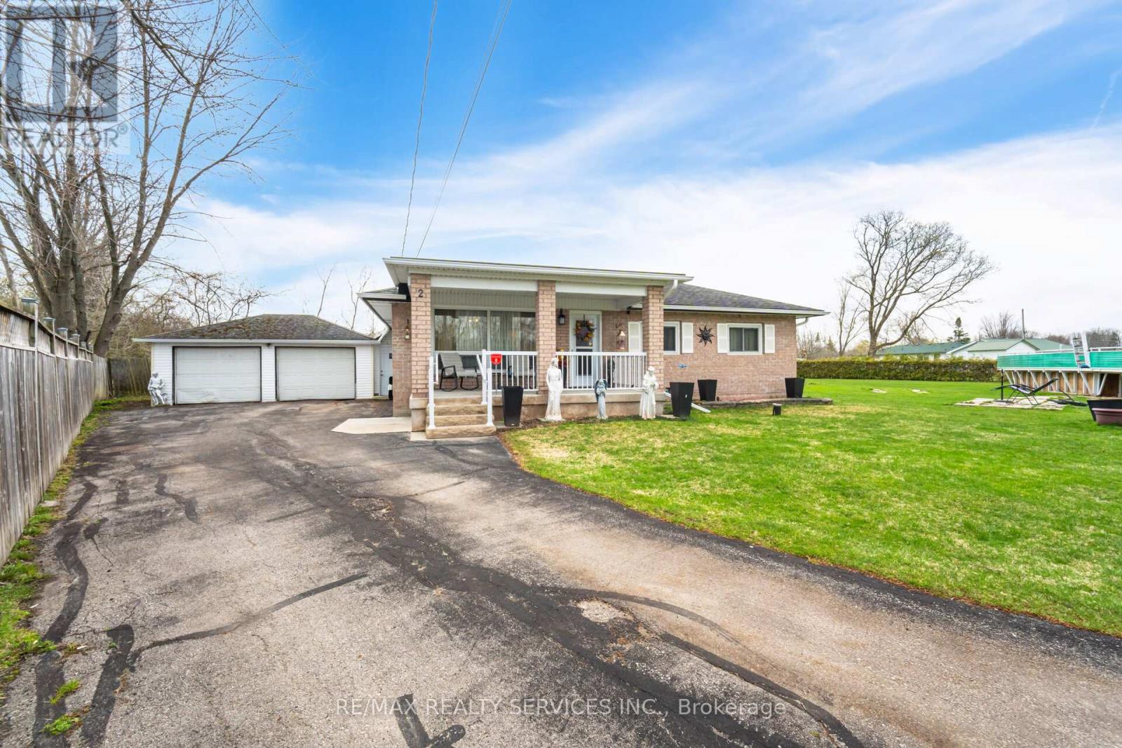 2 Isle Vista Drive, Georgina, Ontario  L0E 1N0 - Photo 2 - N12114010
