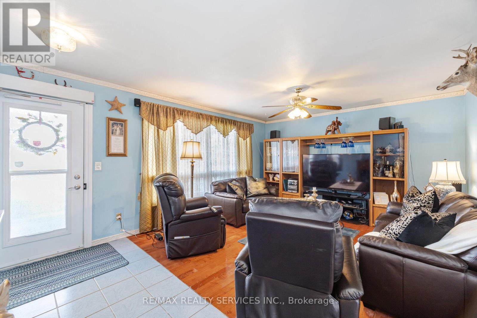2 Isle Vista Drive, Georgina, Ontario  L0E 1N0 - Photo 7 - N12114010