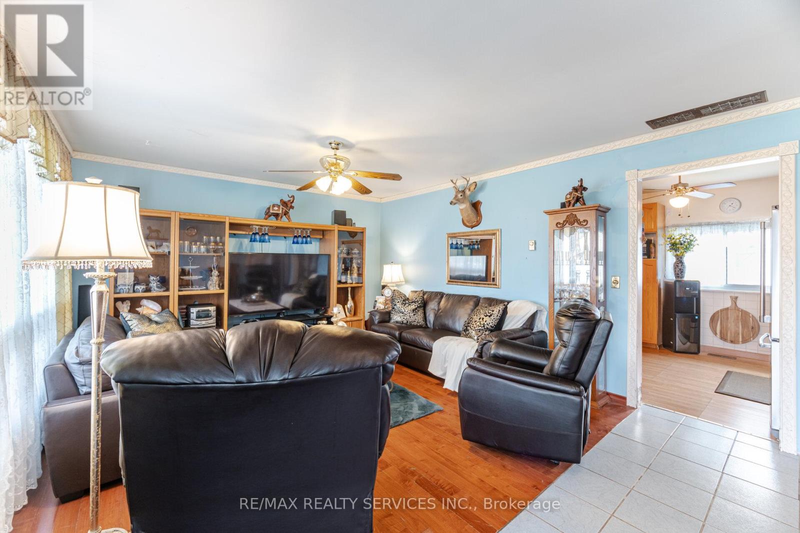 2 Isle Vista Drive, Georgina, Ontario  L0E 1N0 - Photo 8 - N12114010