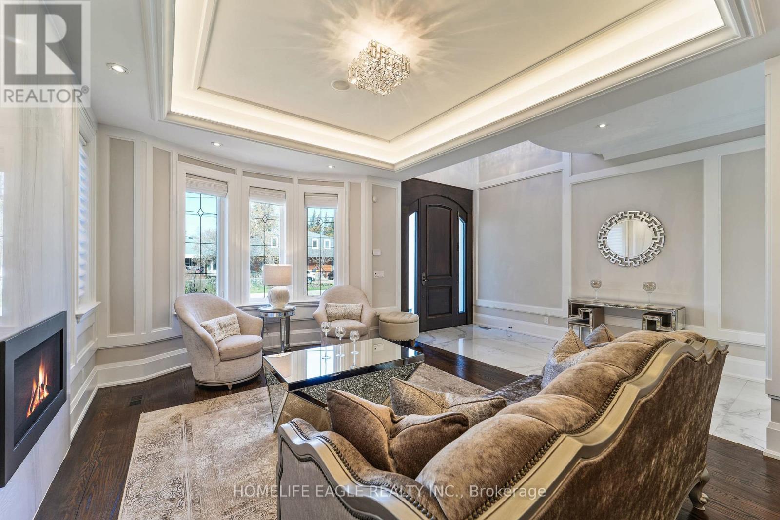 398 Bent Crescent, Richmond Hill, Ontario  L4C 1C3 - Photo 4 - N12114040