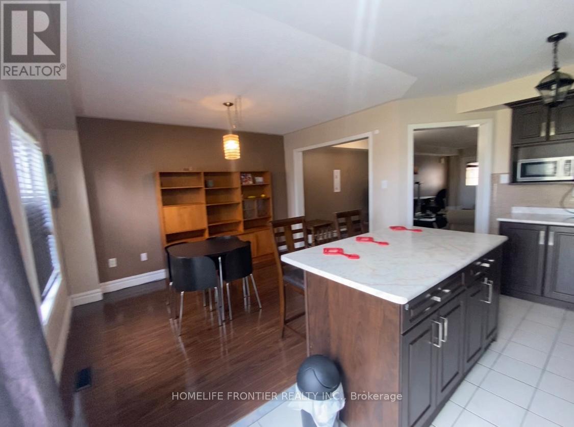 40 Stirrup Court, Brampton (Fletcher's Creek Village), Ontario  L6X 4Y1 - Photo 4 - W12114023