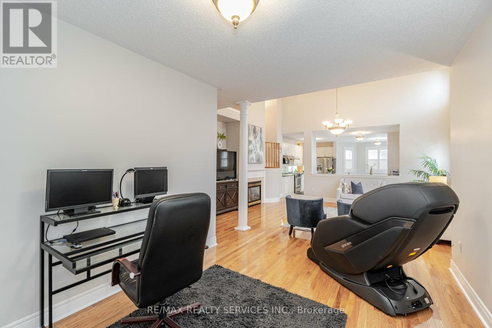 32 Radial Street, Brampton, Ontario  L6Y 5K7 - Photo 19 - W12114029