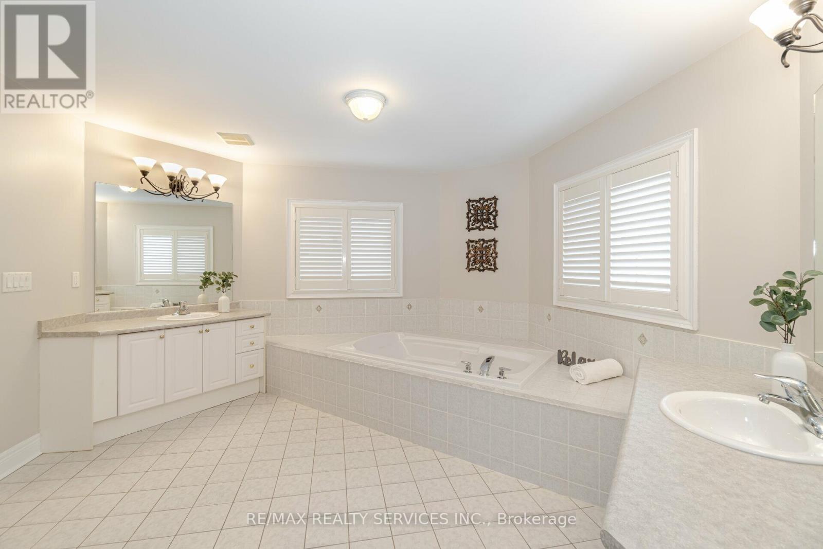 32 Radial Street, Brampton, Ontario  L6Y 5K7 - Photo 28 - W12114029