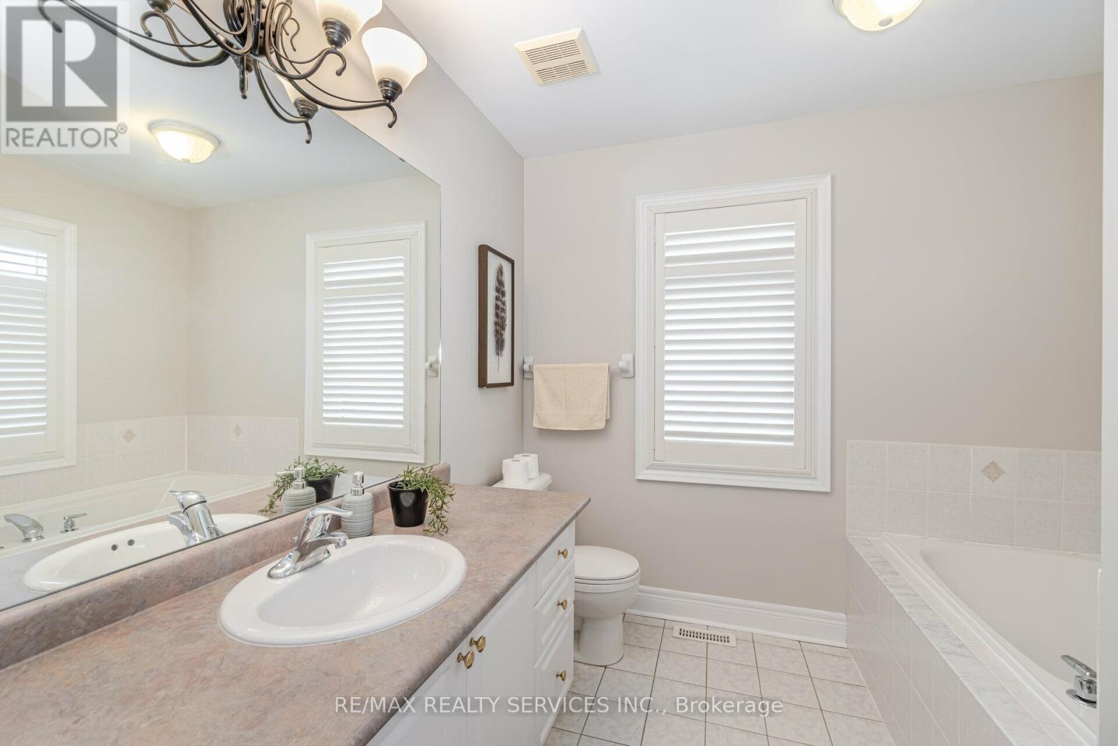 32 Radial Street, Brampton, Ontario  L6Y 5K7 - Photo 31 - W12114029