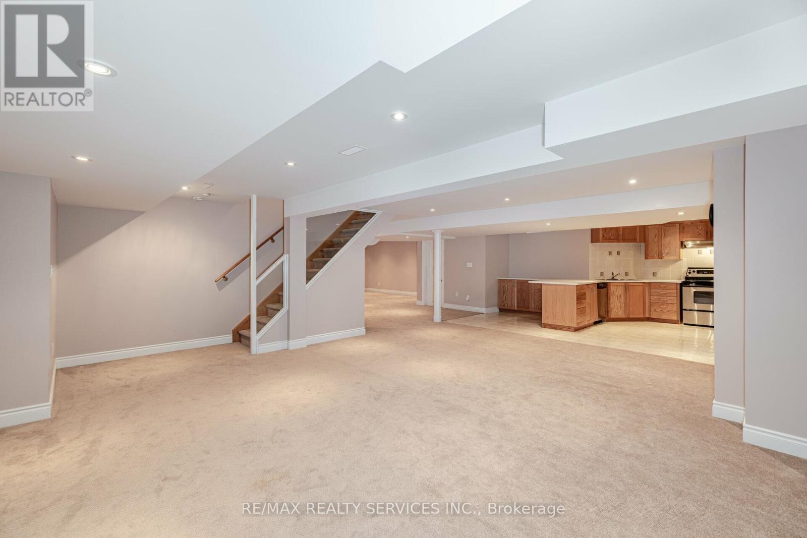 32 Radial Street, Brampton, Ontario  L6Y 5K7 - Photo 36 - W12114029