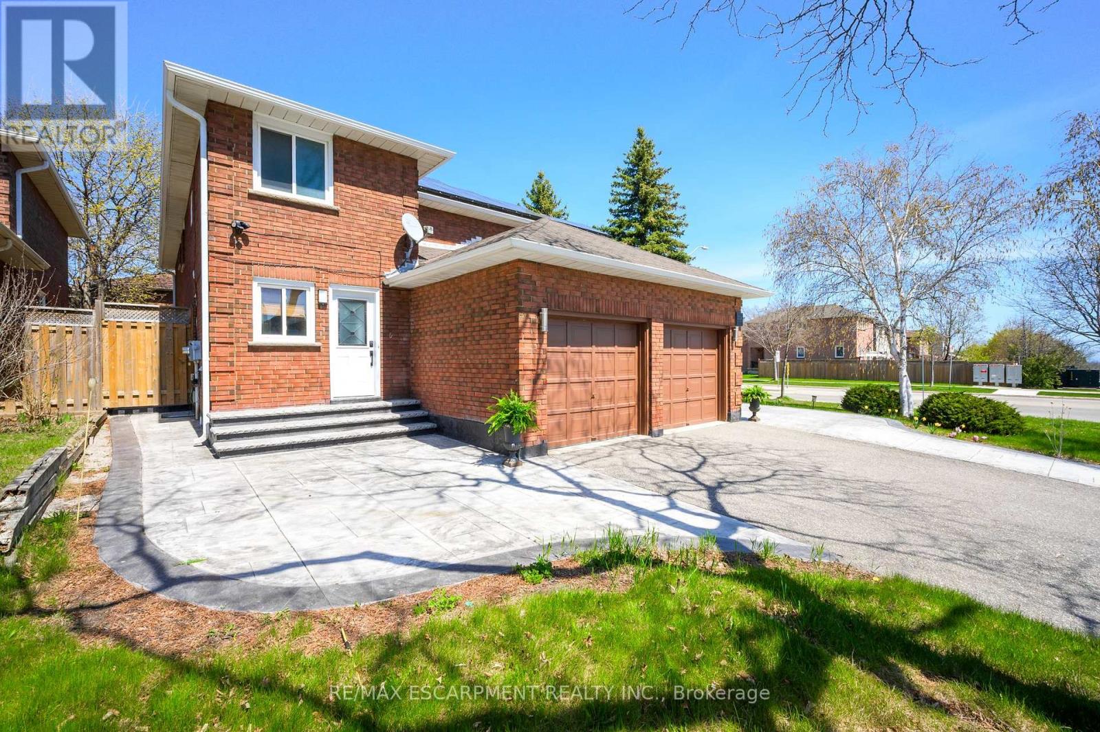 2728 Guilford Crescent, Oakville, Ontario  L6J 6Z8 - Photo 2 - W12114059