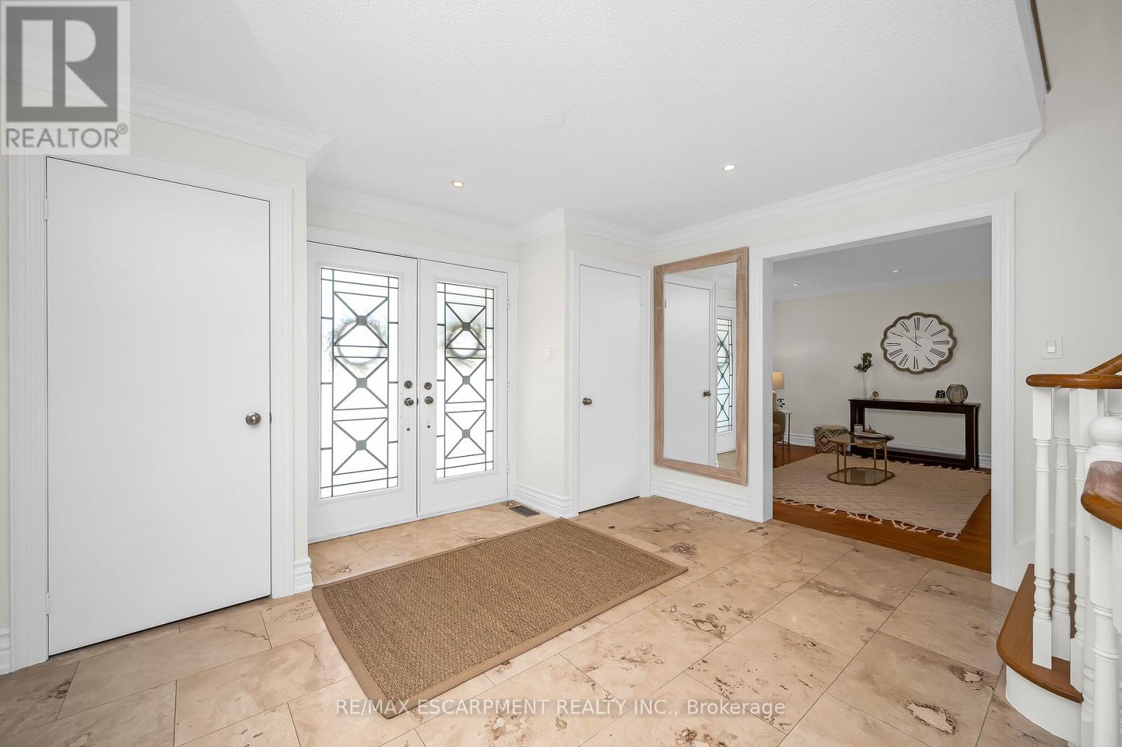 2728 Guilford Crescent, Oakville, Ontario  L6J 6Z8 - Photo 5 - W12114059