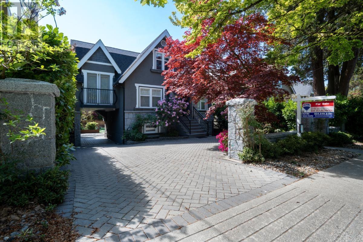 2446 W 7TH AVENUE, Vancouver, British Columbia