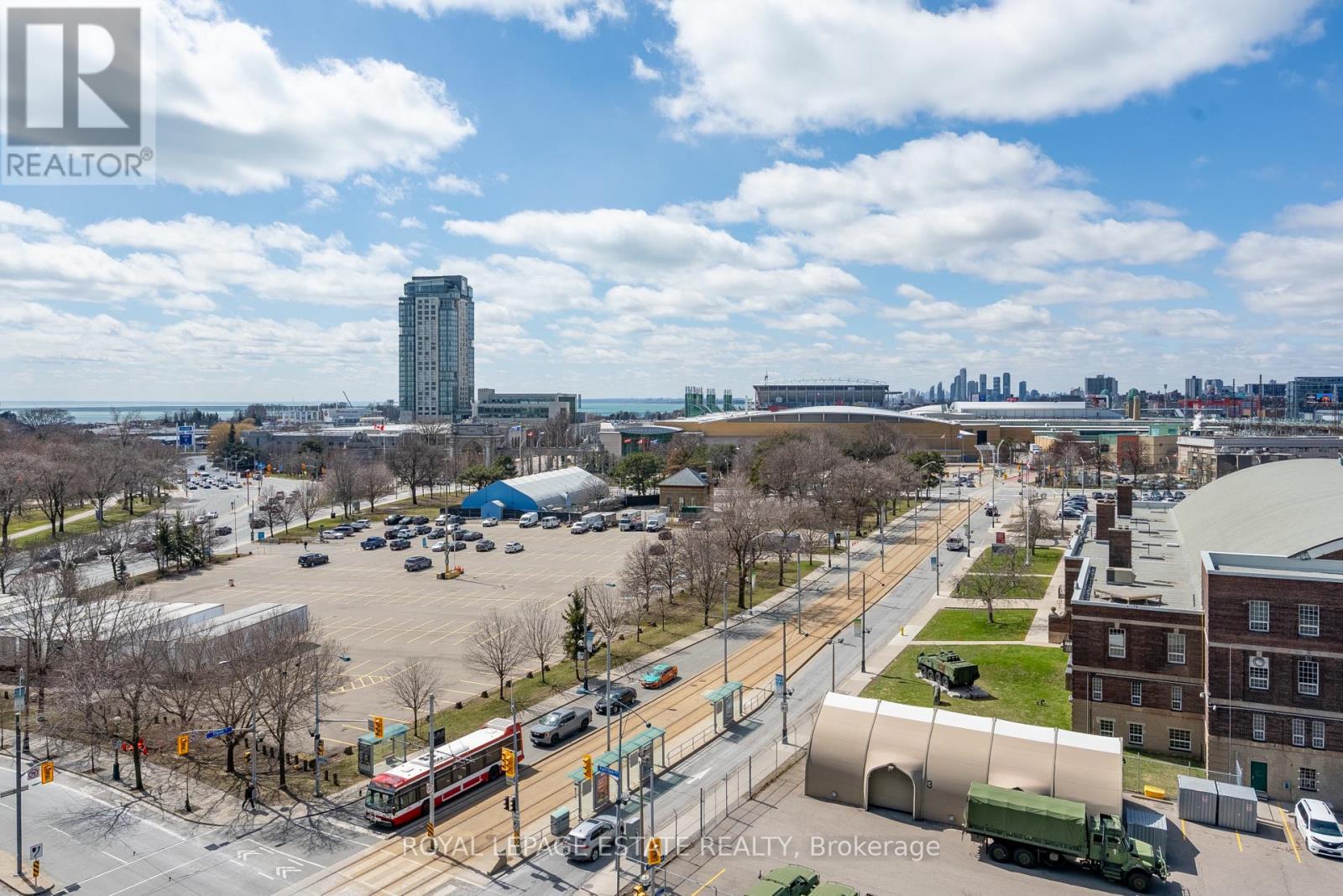 1011 - 231 Fort York Boulevard, Toronto, Ontario  M5V 1B2 - Photo 37 - C12075208