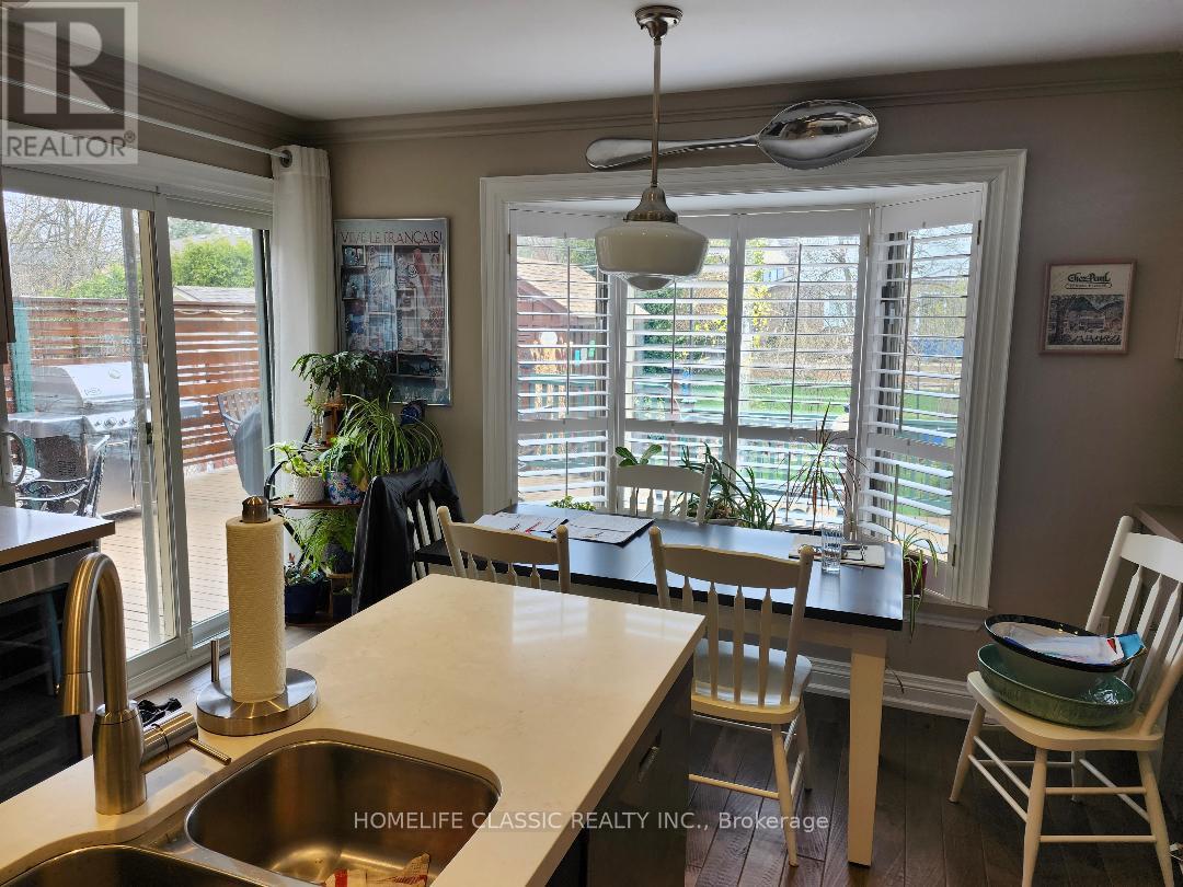 18a Roosevelt Drive, Richmond Hill, Ontario  L4C 6V3 - Photo 4 - N12113753