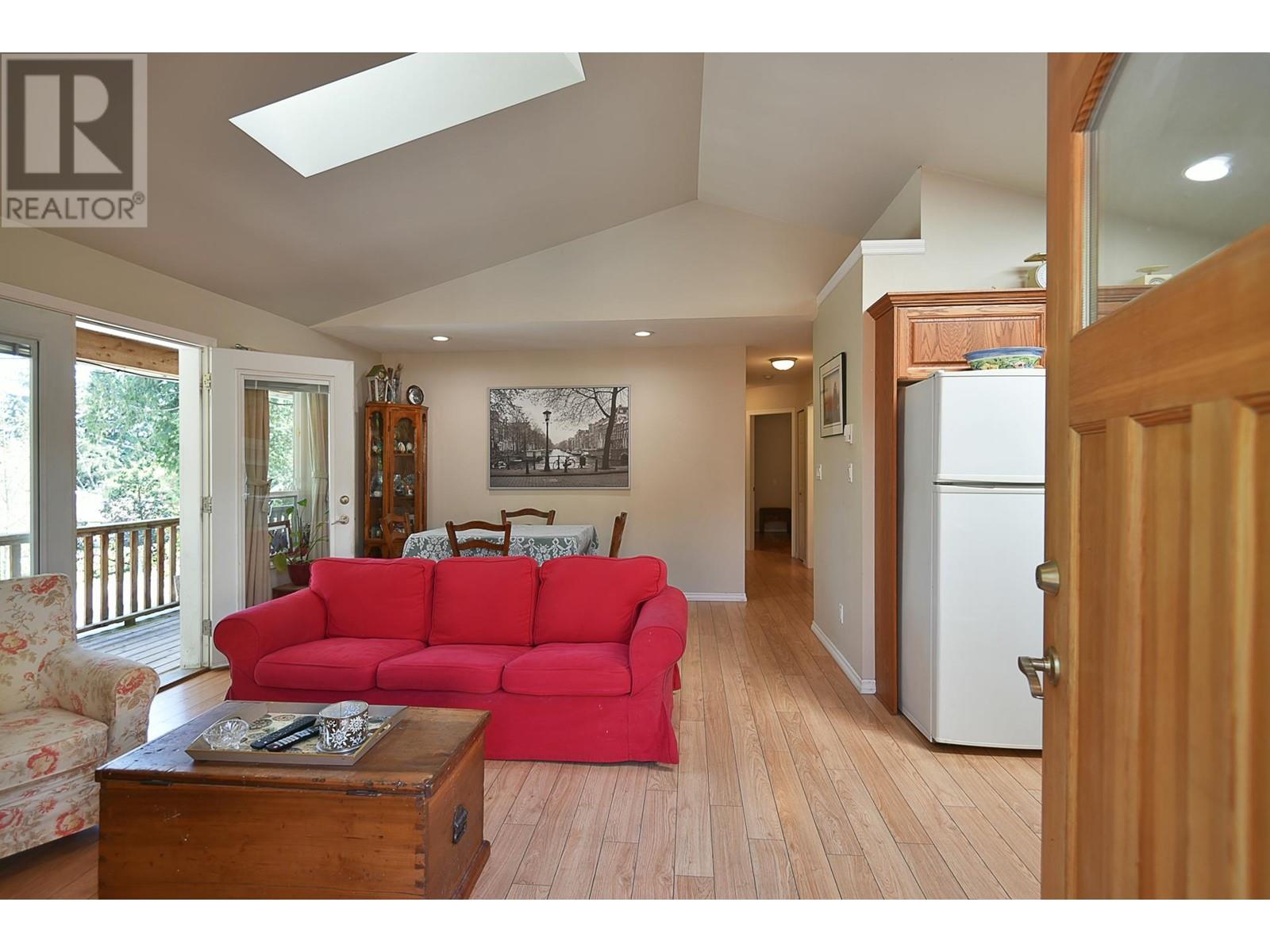 5689 SALMON DRIVE, sechelt, British Columbia