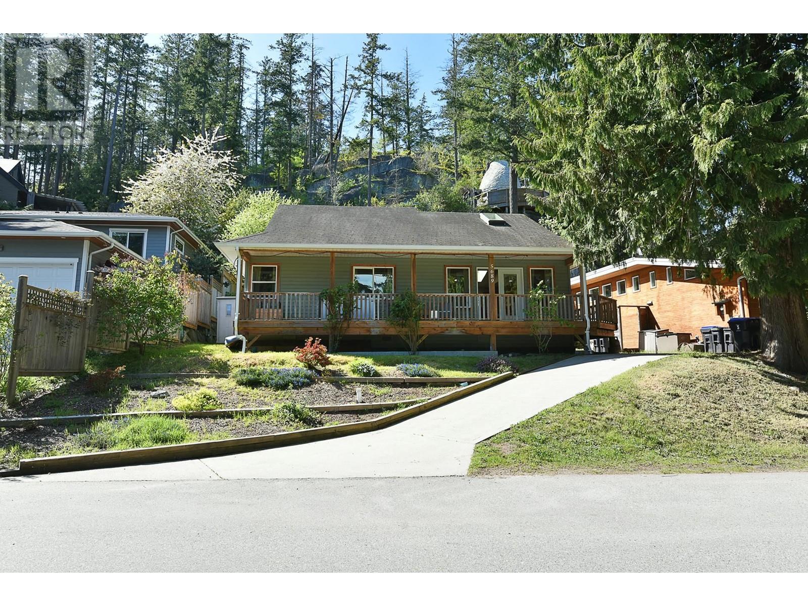 5689 Salmon Drive, Sechelt, British Columbia  V0N 3A0 - Photo 17 - R2996495