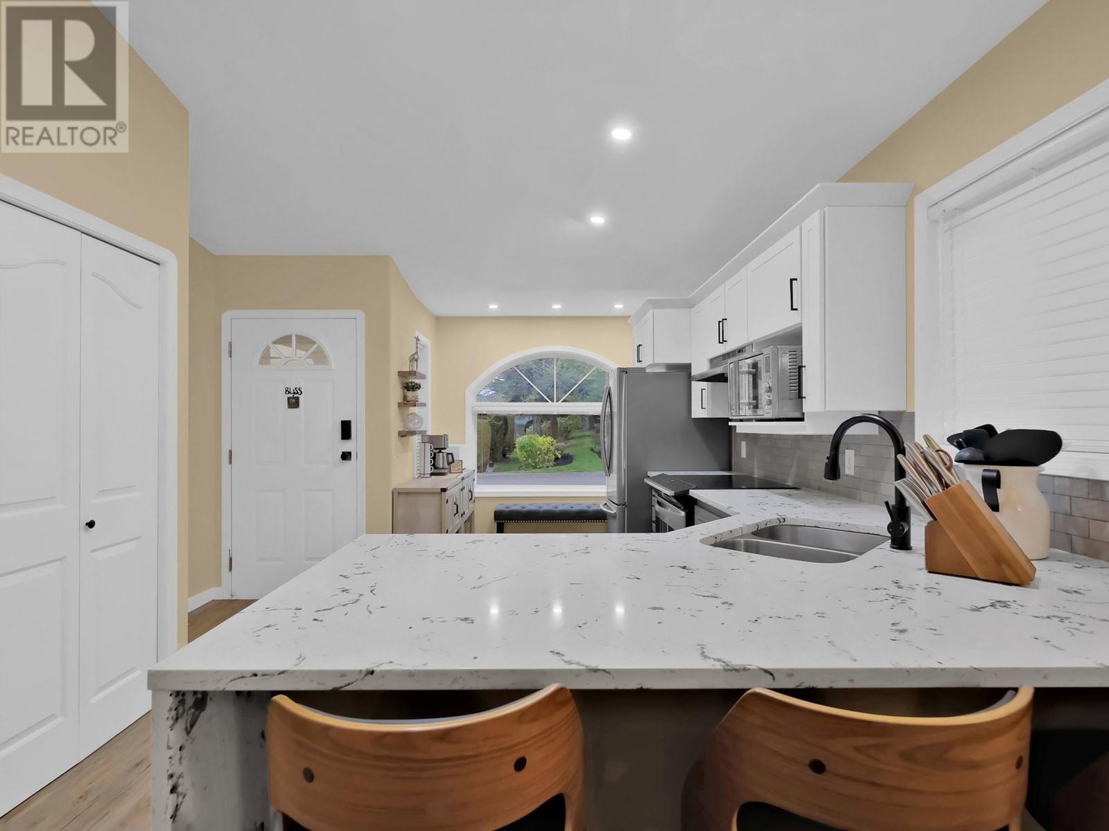 Property at 2210 Louie Drive Unit# 26 image 3