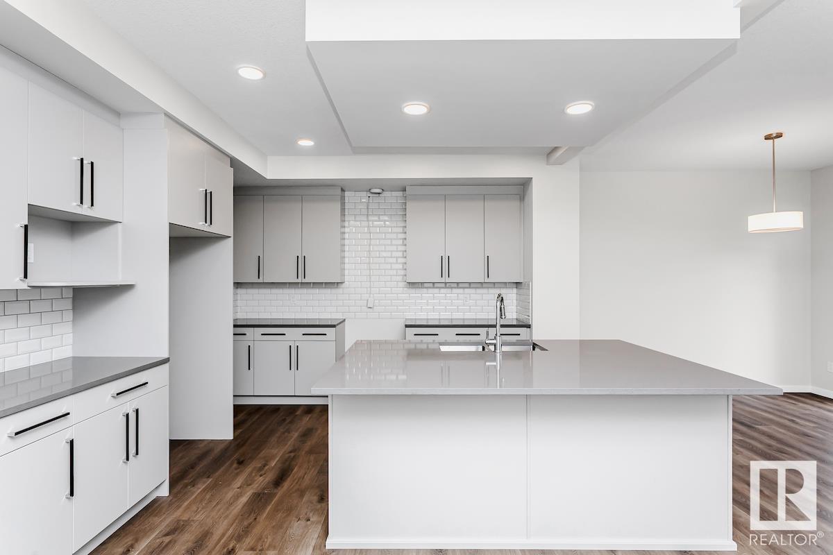 Property at 17424 2 ST NW image 3