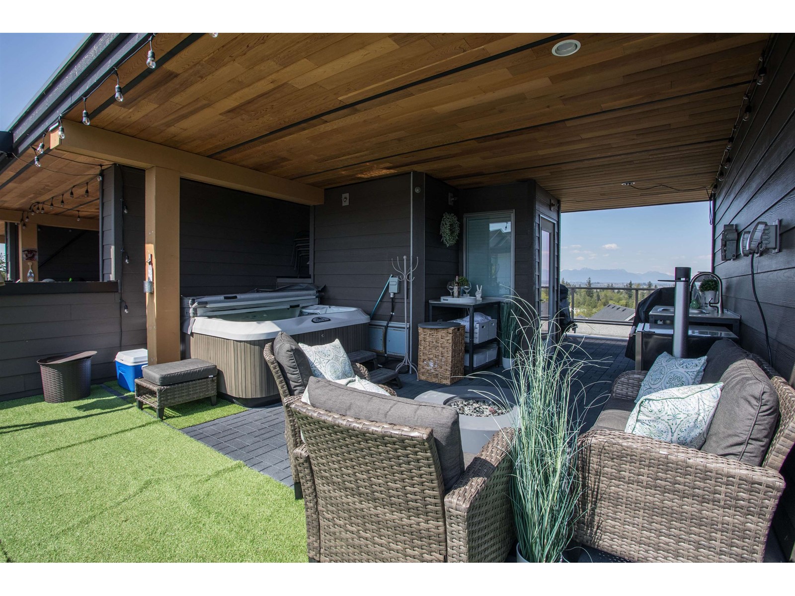 Property at 47 2825 159 STREET image 1