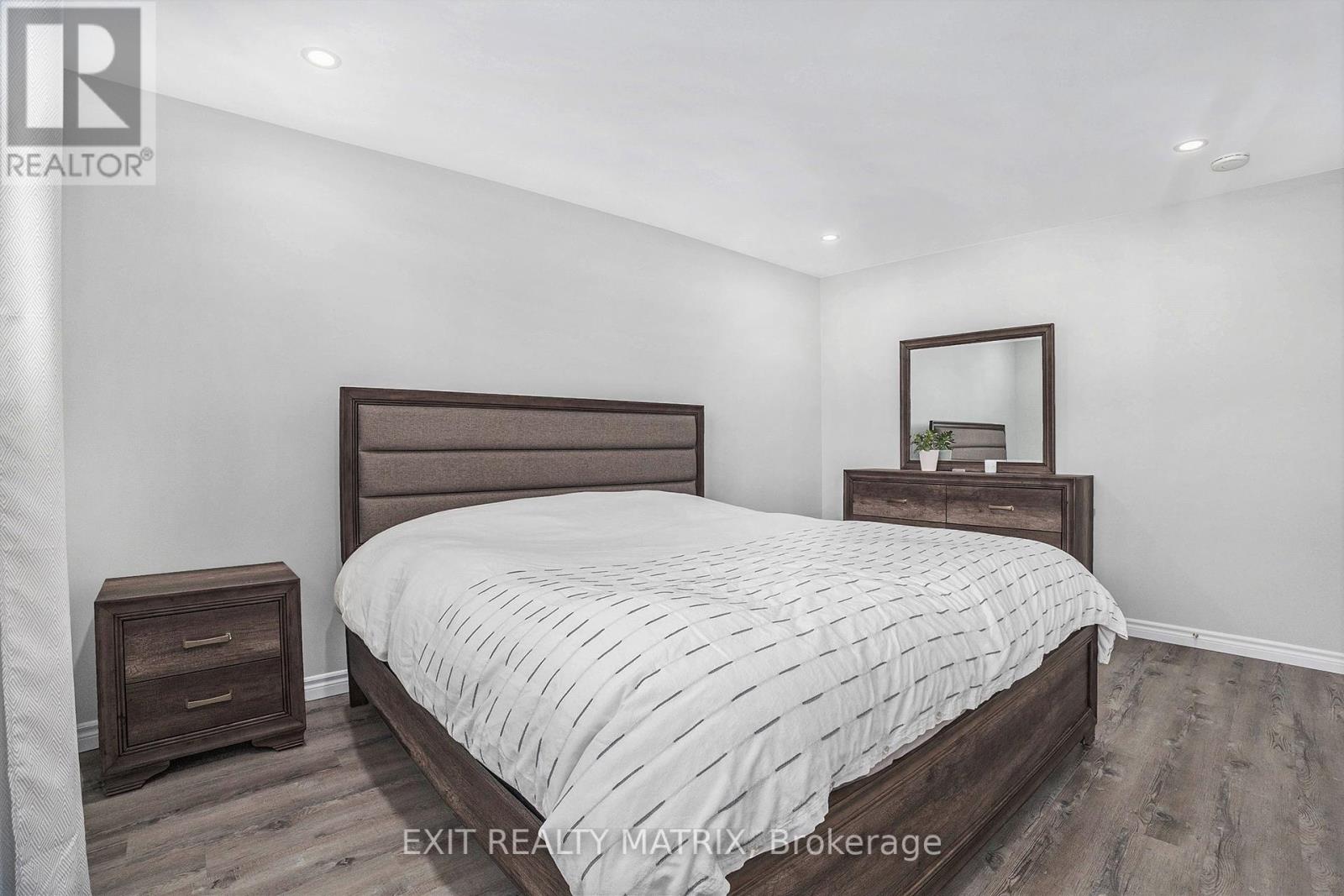697 Levac Drive, Ottawa, Ontario  K4A 2R3 - Photo 17 - X12114077