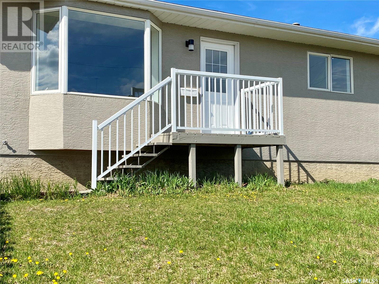 Property at 918 Fairford STREET E image 2