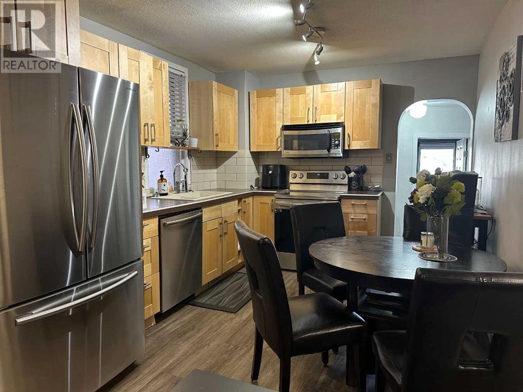 Property at 314 8 Avenue NE image 3