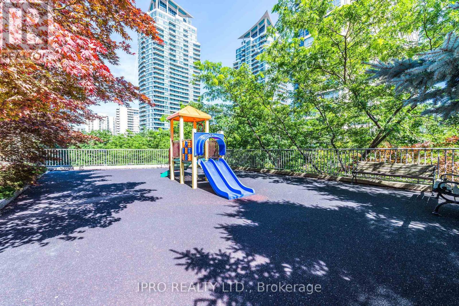 302 - 156 Enfield Place, Mississauga, Ontario  L5B 4L8 - Photo 27 - W12050958
