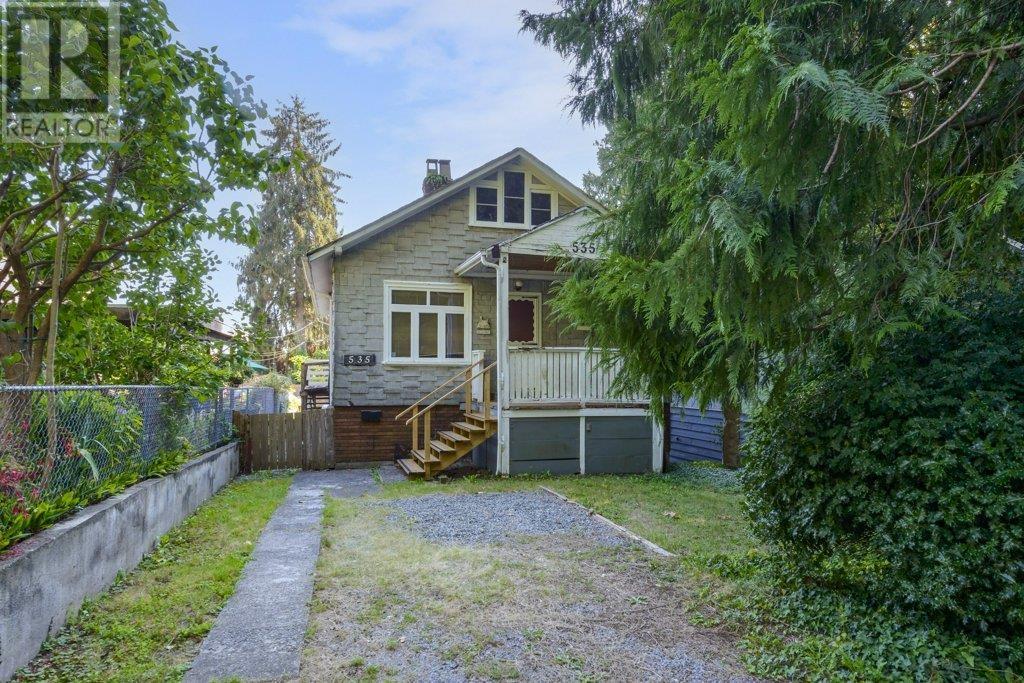 Property at 535 W 15TH STREET image 2