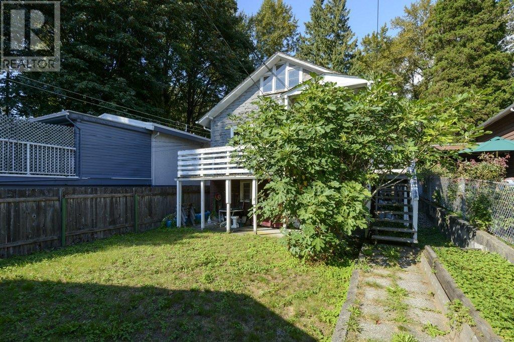 535 W 15th Street, North Vancouver, British Columbia  V7M 1S8 - Photo 30 - R2996532