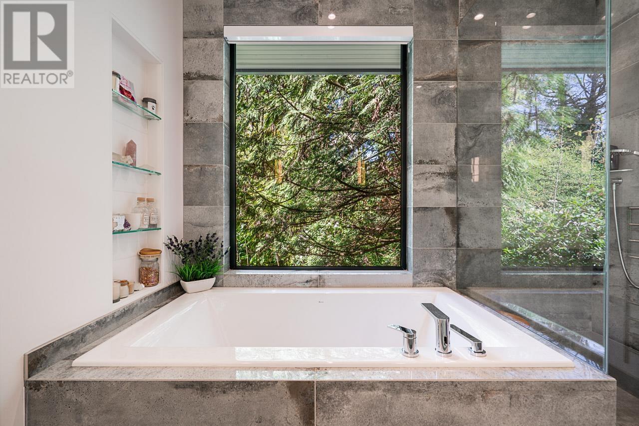 435 Macbeth Crescent, West Vancouver, British Columbia  V7T 1V8 - Photo 22 - R2996576